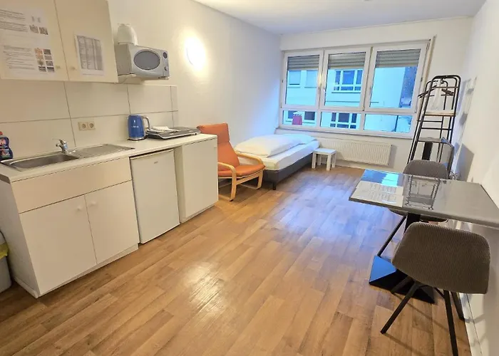 Efde Boardinghouse Apartahotel 3*